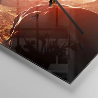 Clock face with lines