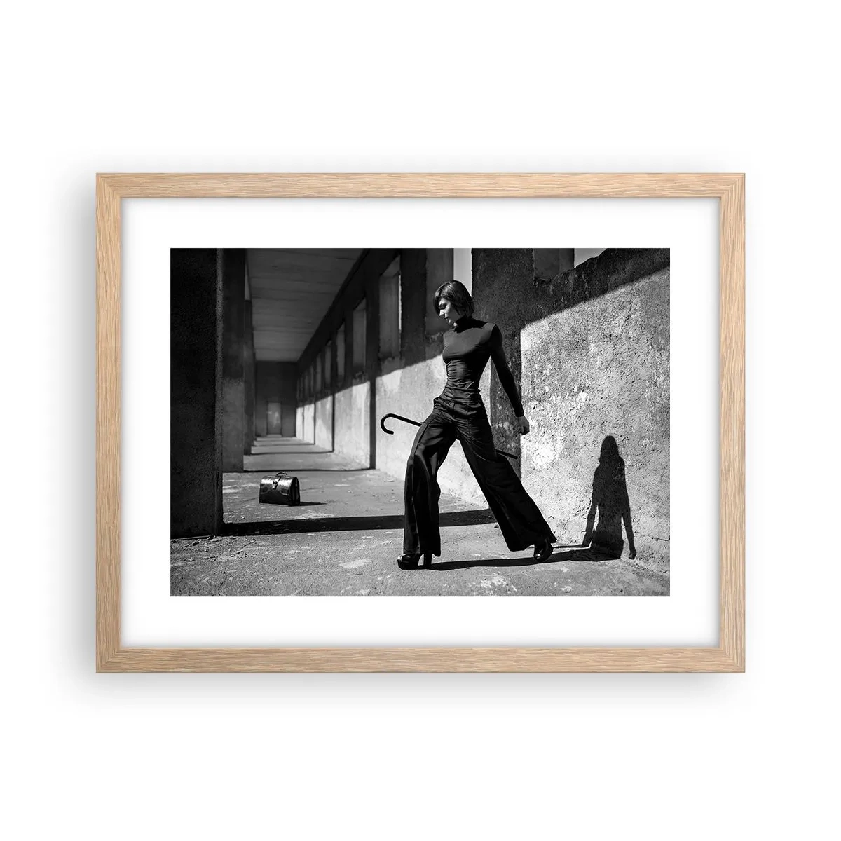 Poster in light oak frame - City Chic - 40x30 cm
