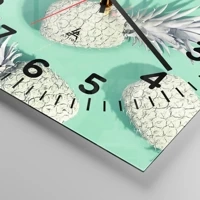 Clock face with numbers