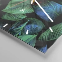 Clock face with lines