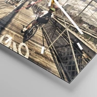 Clock face with lines