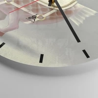 Clock face with lines