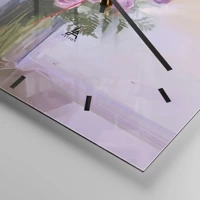 Clock face with lines