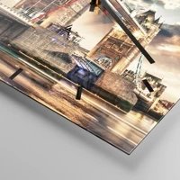 Clock face with lines