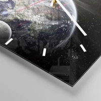 Clock face with lines