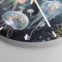 Clock face with lines