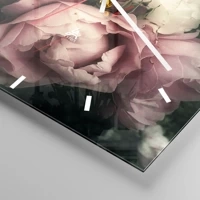 Clock face with lines