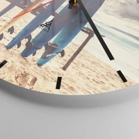 Clock face with lines