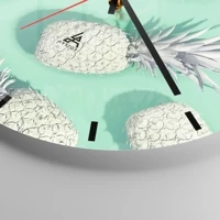 Clock face with lines