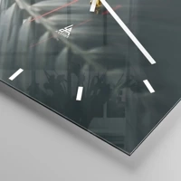 Clock face with lines