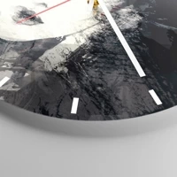 Clock face with lines