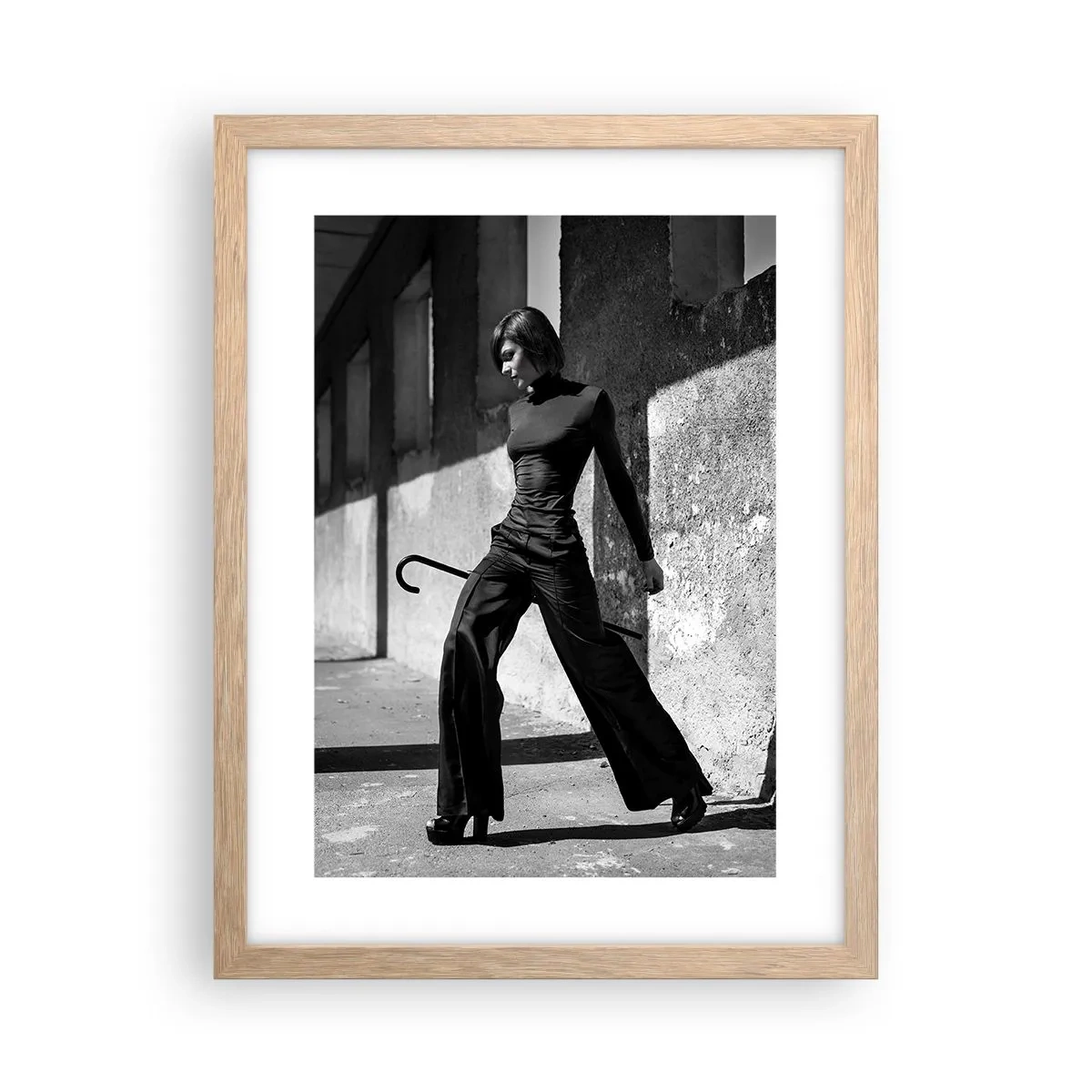 Poster in light oak frame - City Chic - 30x40 cm