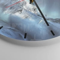 Clock face with lines