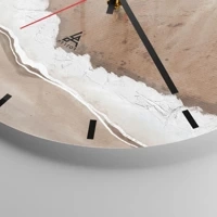 Clock face with lines