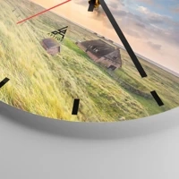 Clock face with lines