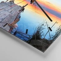 Clock face with lines