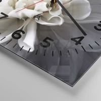 Clock face with numbers