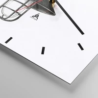 Clock face with lines