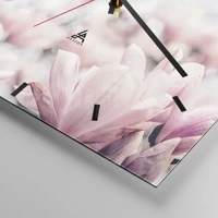 Clock face with lines