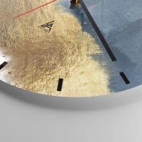 Clock face with lines