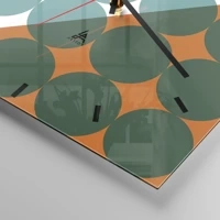 Clock face with lines