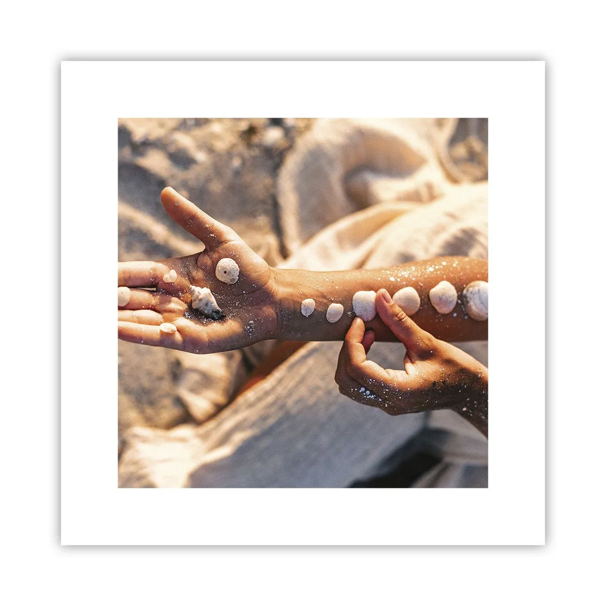 Poster - Beauty at Hand - 30x30 cm