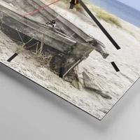 Clock face with lines