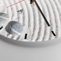 Clock face with lines