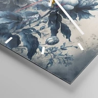 Clock face with lines