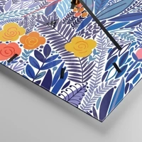 Clock face with lines