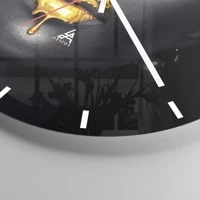 Clock face with lines