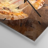 Clock face with lines