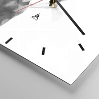 Clock face with lines