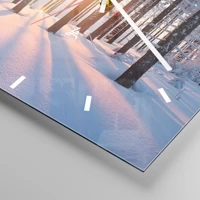 Clock face with lines