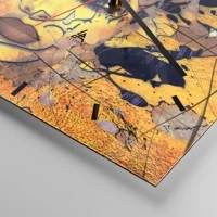 Clock face with lines