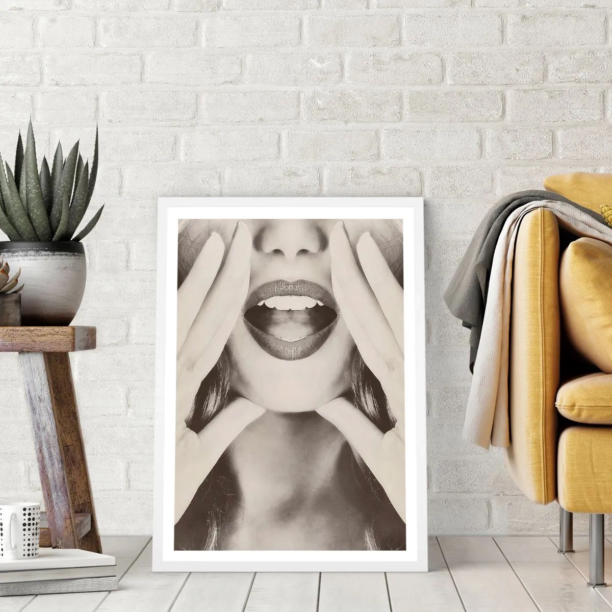 Poster in white frmae - Coming! - 50x70 cm