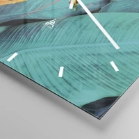 Clock face with lines