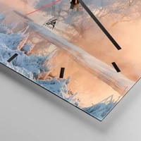 Clock face with lines