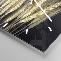 Clock face with lines