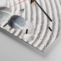 Clock face with lines