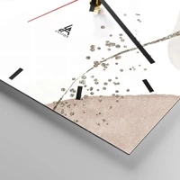 Clock face with lines