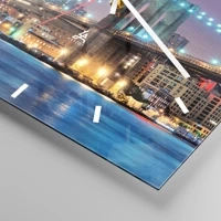 Clock face with lines