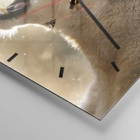 Clock face with lines