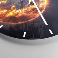 Clock face with lines