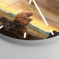 Clock face with lines