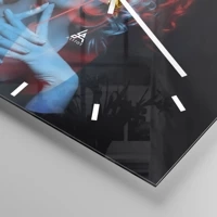 Clock face with lines