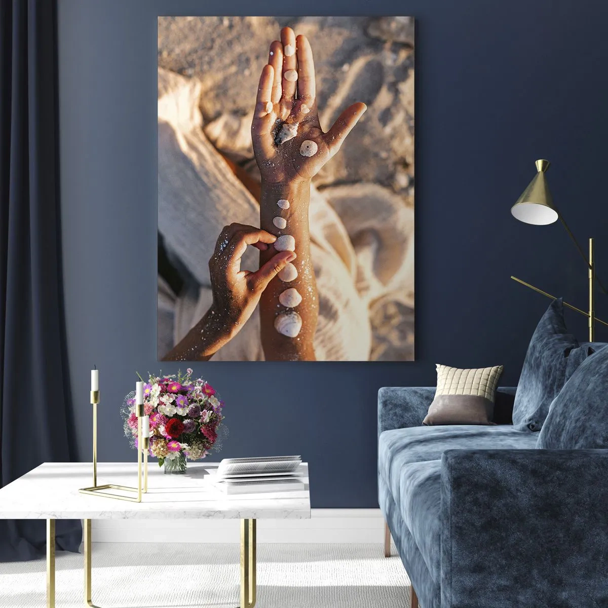 Glass picture - Beauty at Hand - 50x70 cm