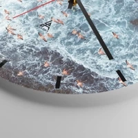 Clock face with lines