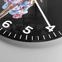 Clock face with numbers