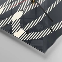 Clock face with lines
